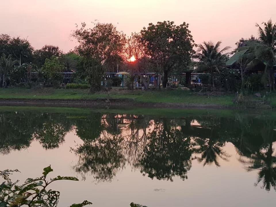 Baan Suan San Rak บ้านสวนแสนรัก Buriram Exteriör bild
